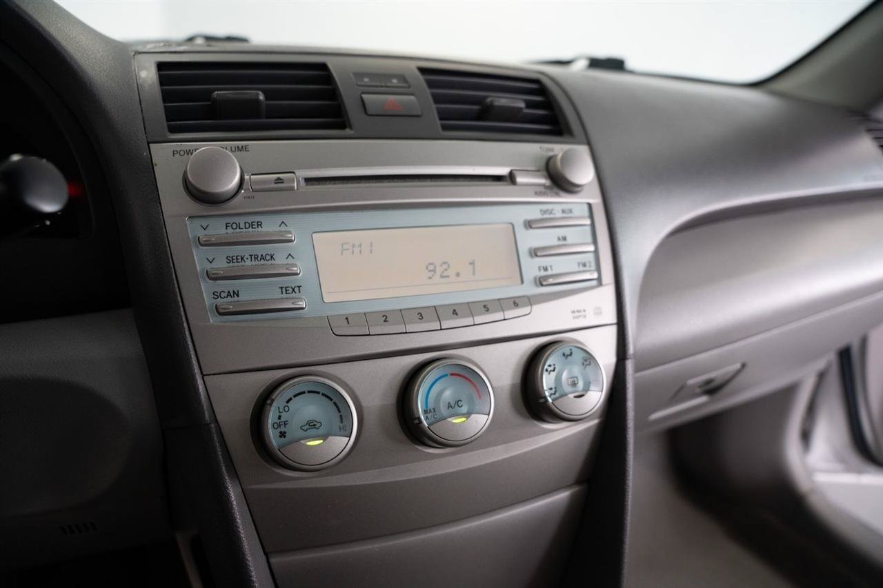 Used 2009 Toyota Camry FWD image 17