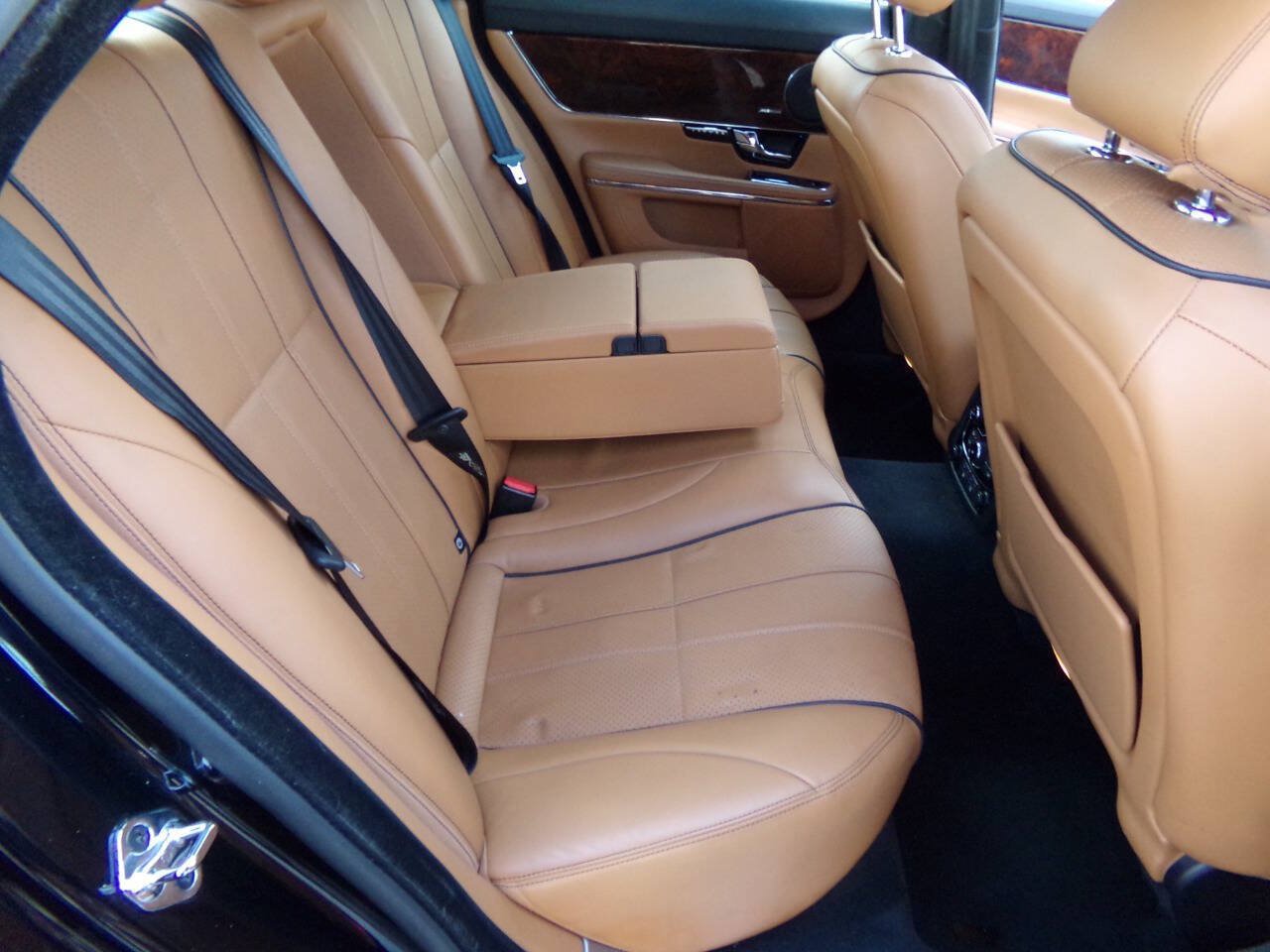 Used 2013 Jaguar XJ AWD image 33