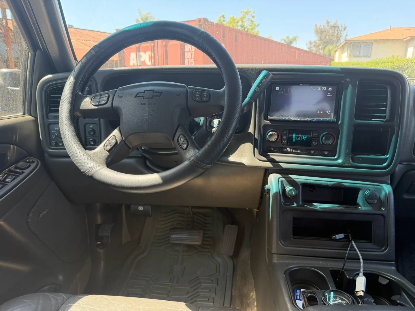 Used 2005 Chevrolet Silverado 2500 LT w/ Heavy-Duty Power Package AWD/4WD image 21