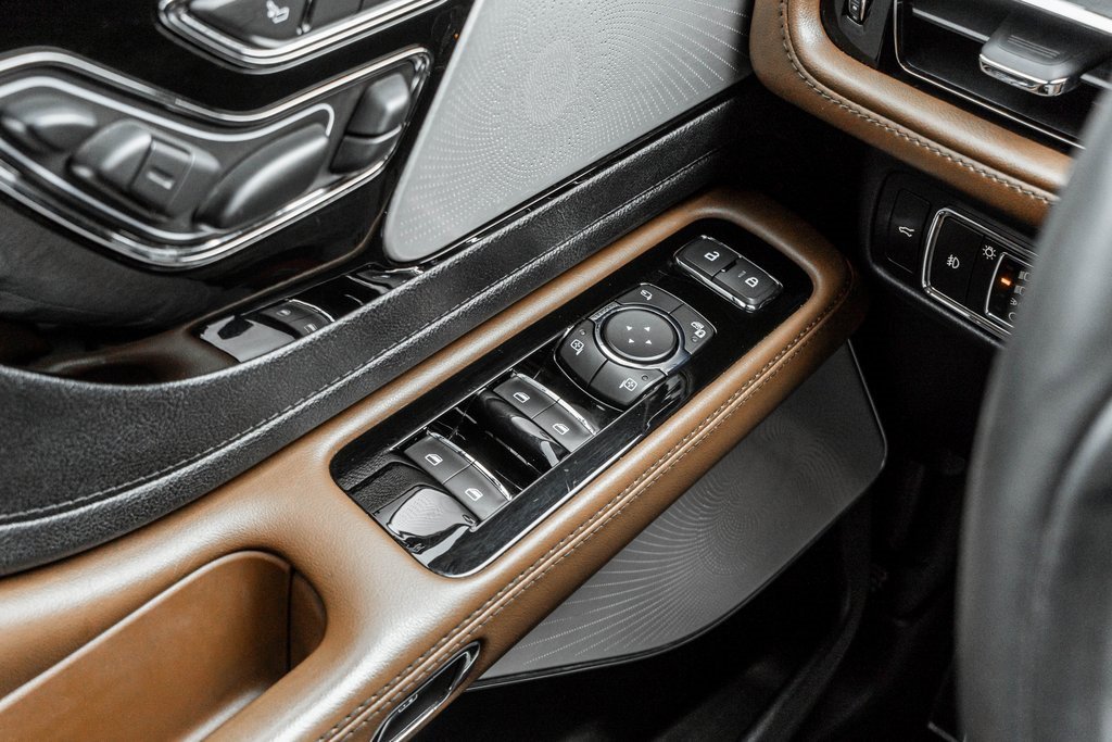 Used 2021 Lincoln Aviator Reserve w/ Equipment Group 202A image 16