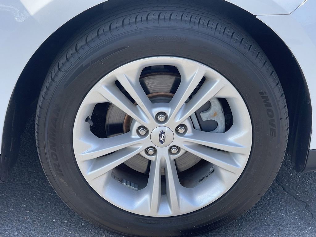Used 2019 Ford Taurus SE image 8