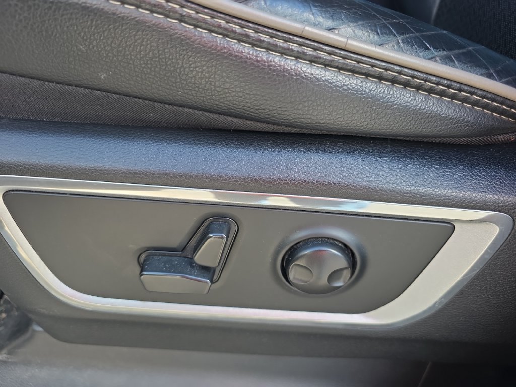 Used 2022 RAM 1500 Laramie AWD/4WD image 13