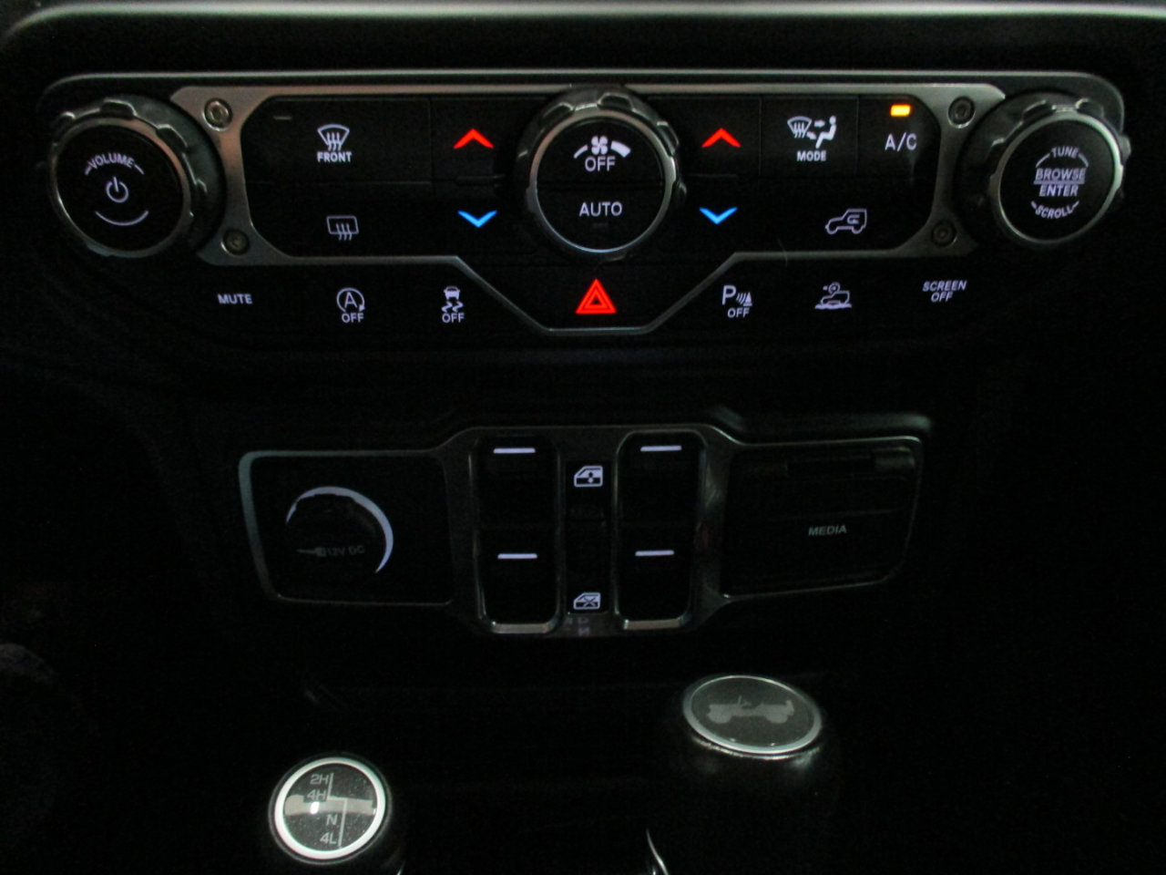 Used 2022 Jeep Wrangler Unlimited Sahara image 22