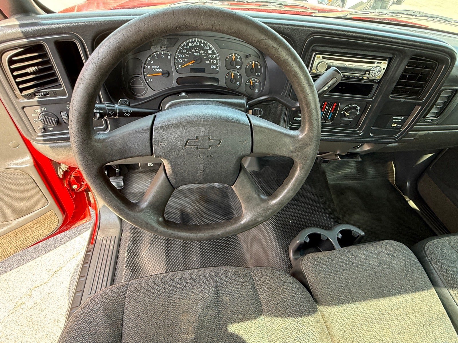 Used 2004 Chevrolet Silverado 1500 W/T RWD image 19
