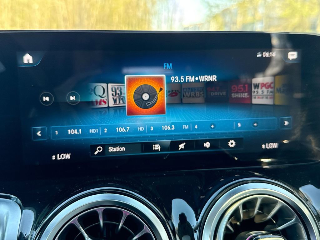 Used 2023 Mercedes-Benz EQB 300 4MATIC image 12