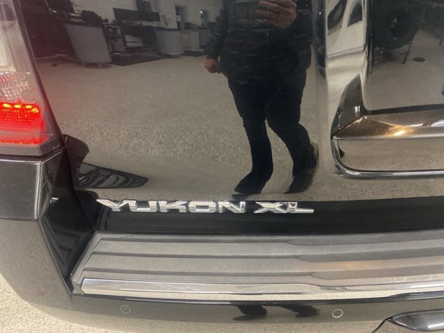 Used 2019 GMC Yukon XL Denali image 7