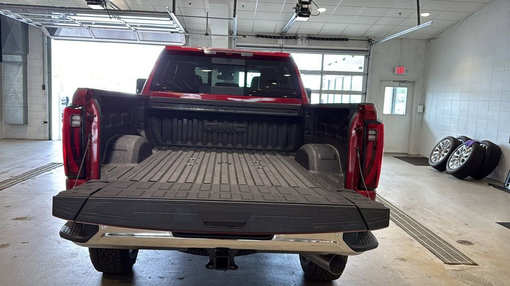 New 2026 GMC Sierra 3500 SLT w/ SLT Premium Package AWD/4WD image 17