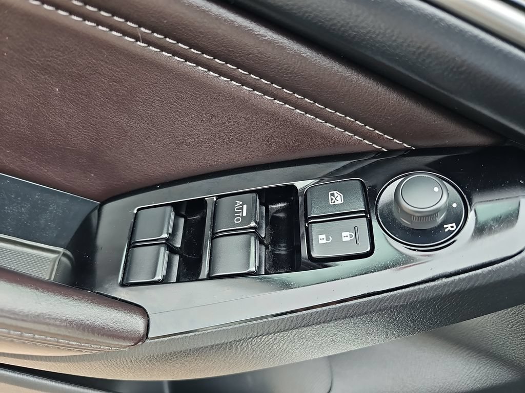 Used 2018 MAZDA MAZDA3 Touring FWD image 27