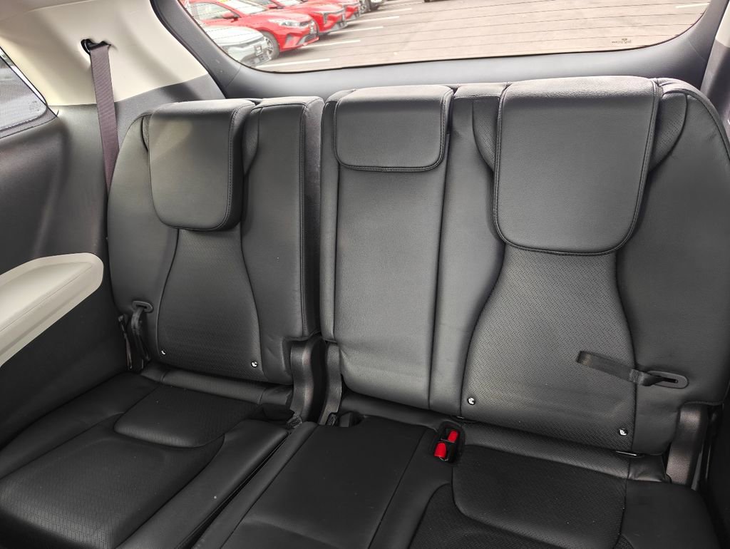 Used 2022 Kia Carnival SX Prestige image 22