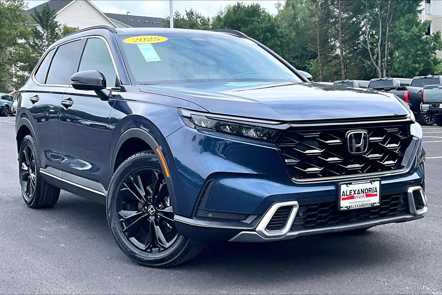 Used 2025 Honda CR-V Sport Touring image 2