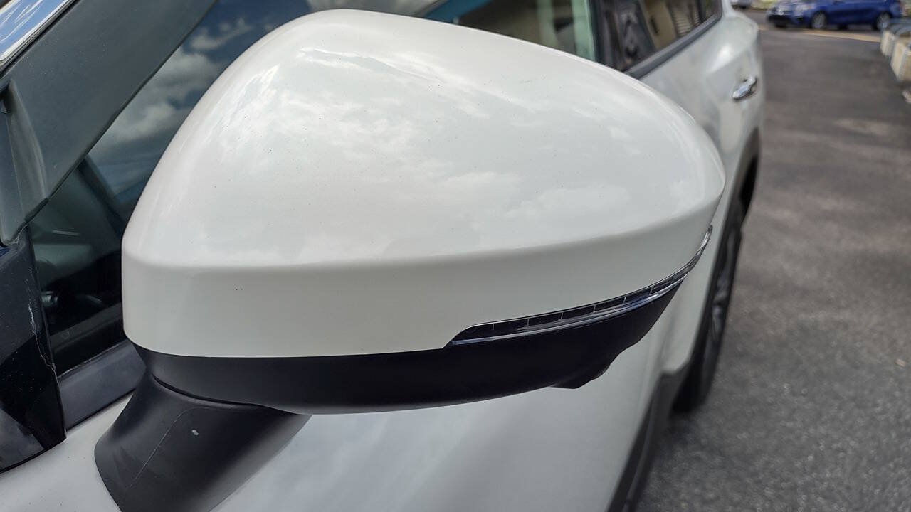 Used 2021 Nissan Rogue SV FWD image 9