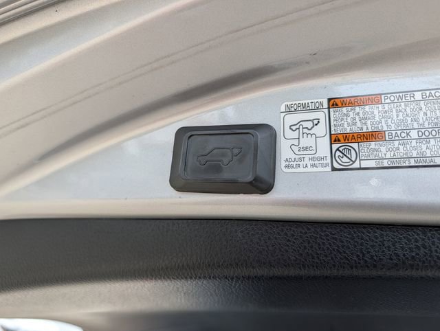 Used 2018 Toyota RAV4 SE w/ Power Extra Value Package AWD/4WD image 27
