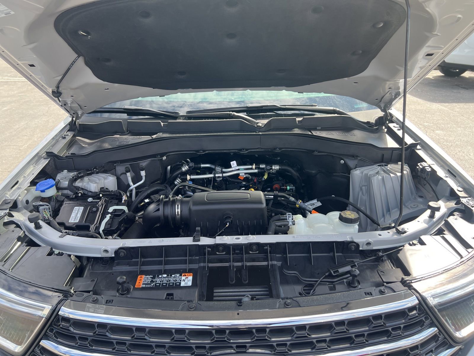 Used 2024 Ford Explorer XLT w/ Equipment Group 202A AWD/4WD image 34