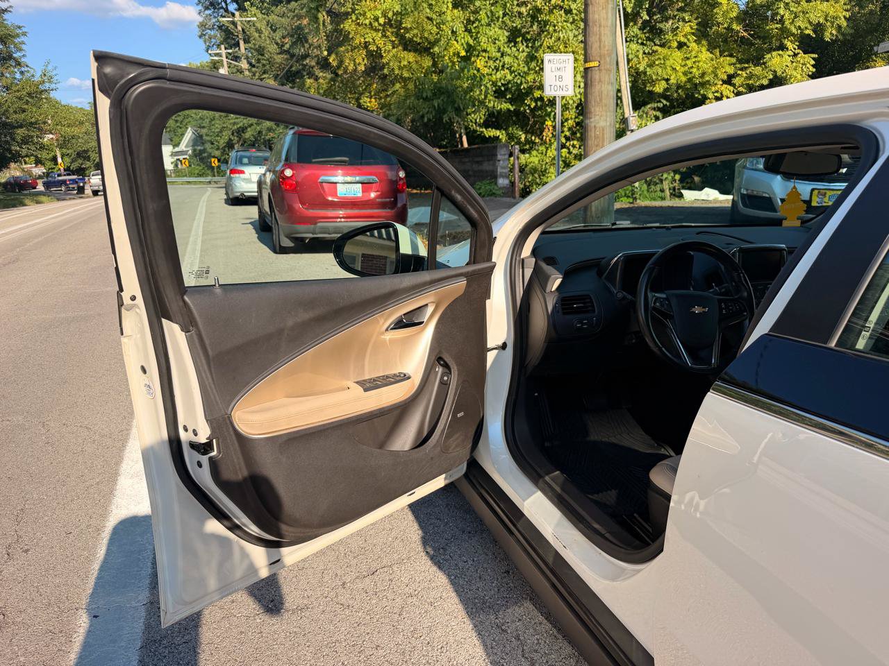 Used 2012 Chevrolet Volt Premium w/ Premium Trim Package FWD image 20