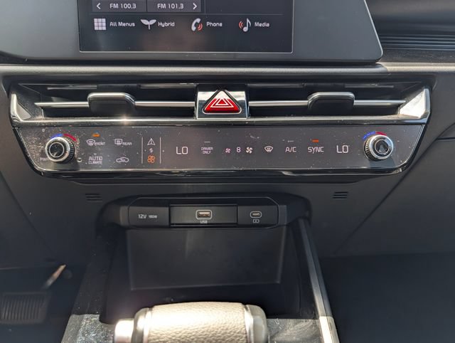Used 2023 Kia Niro LX FWD image 22