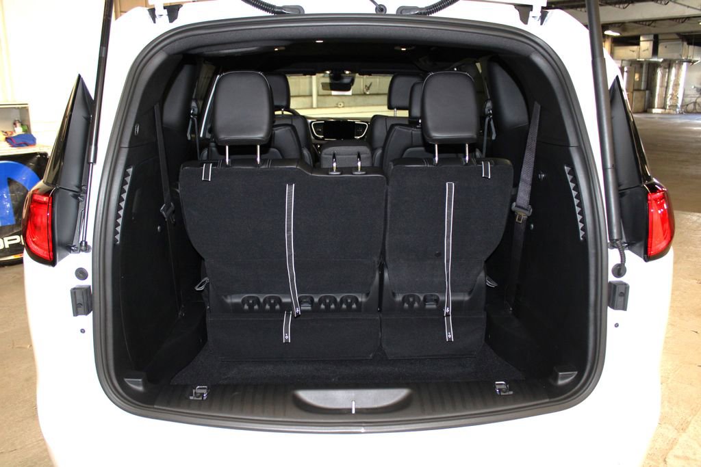 New 2026 Chrysler Voyager LX image 31