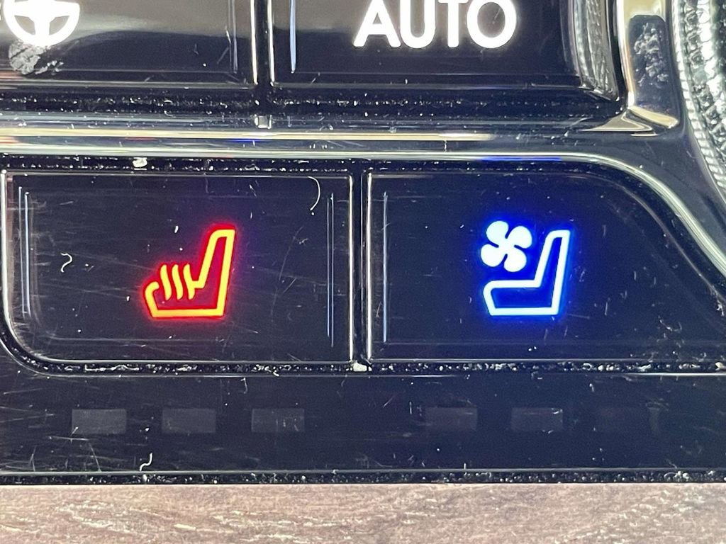 Certified 2023 Lincoln Aviator Reserve w/ Equipment Group 201A image 19