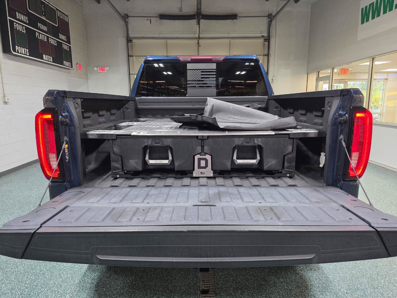 Used 2022 GMC Sierra 1500 Denali w/ Driver Alert Package II AWD/4WD image 23