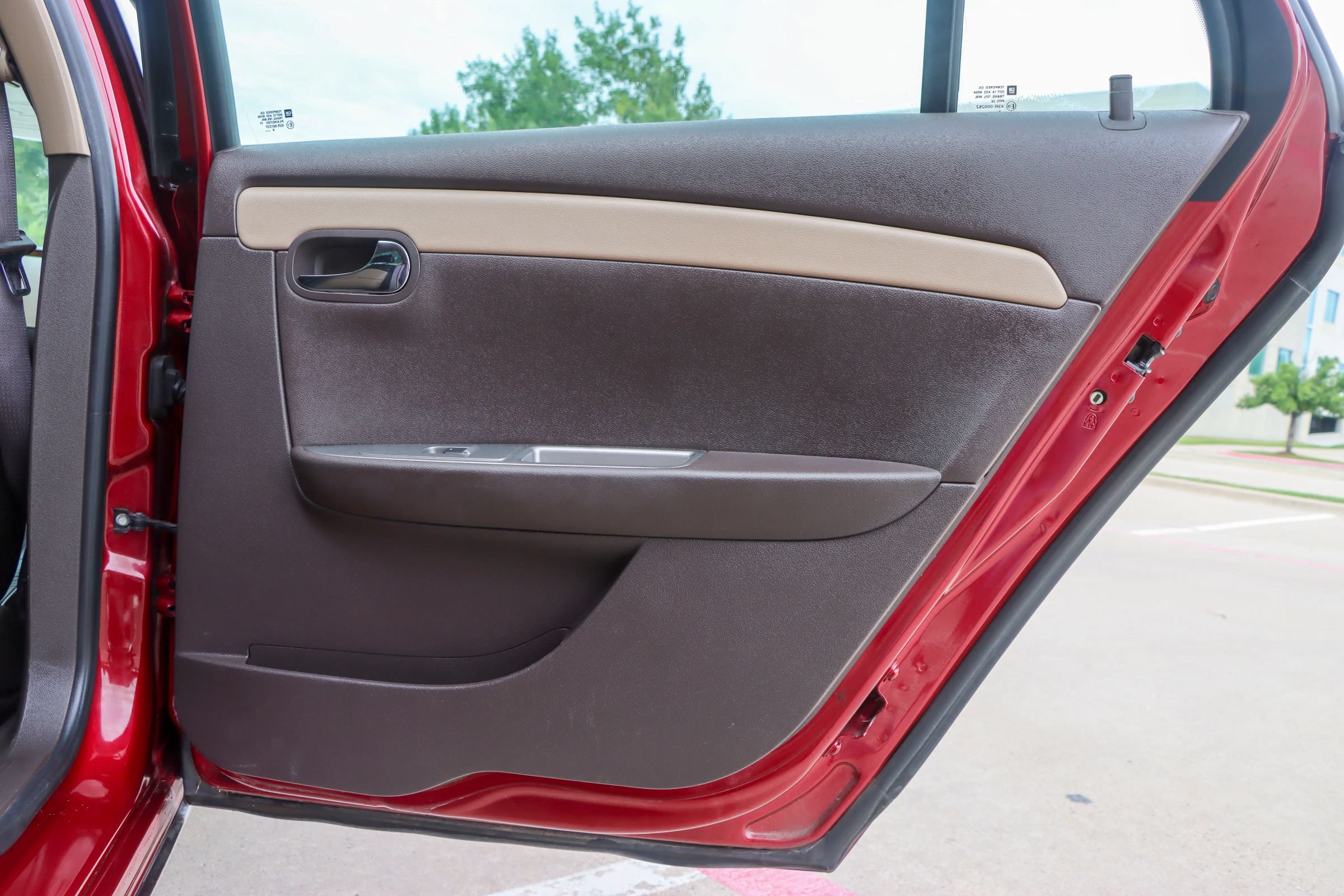 Used 2009 Chevrolet Malibu LTZ FWD image 11
