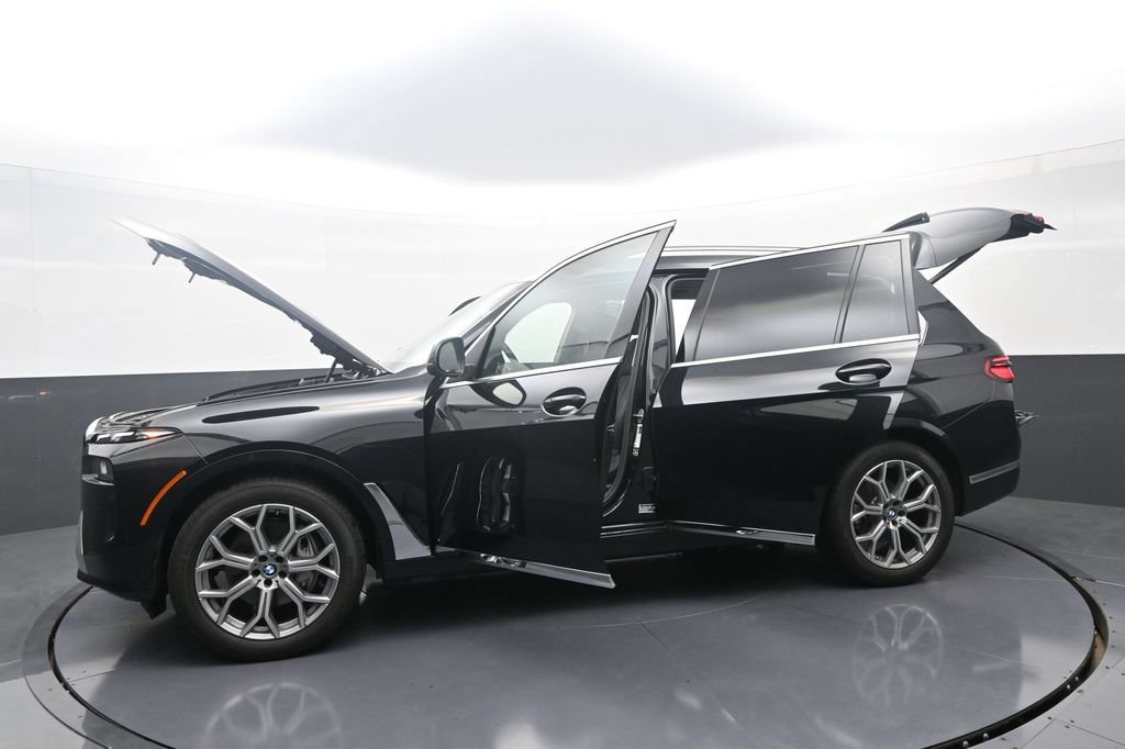Used 2026 BMW X7 xDrive40i AWD/4WD image 41