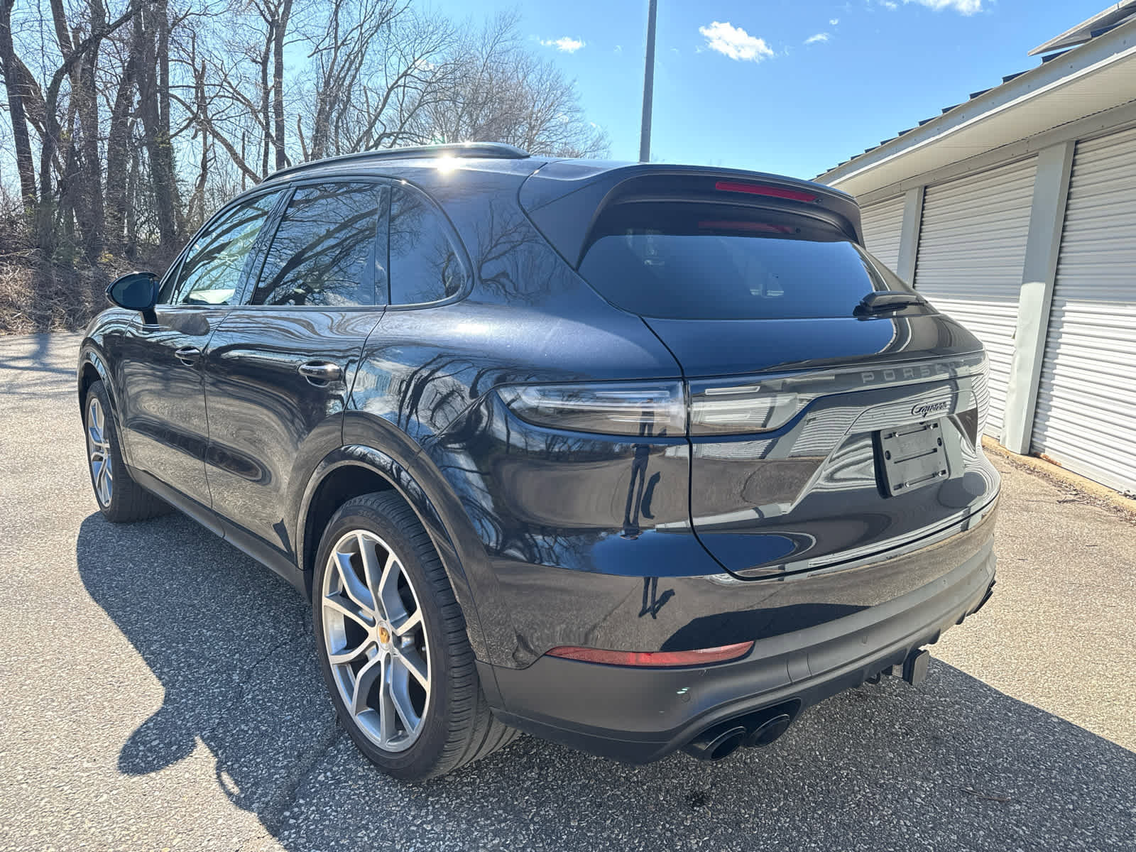 Certified 2023 Porsche Cayenne Platinum Edition AWD/4WD image 3