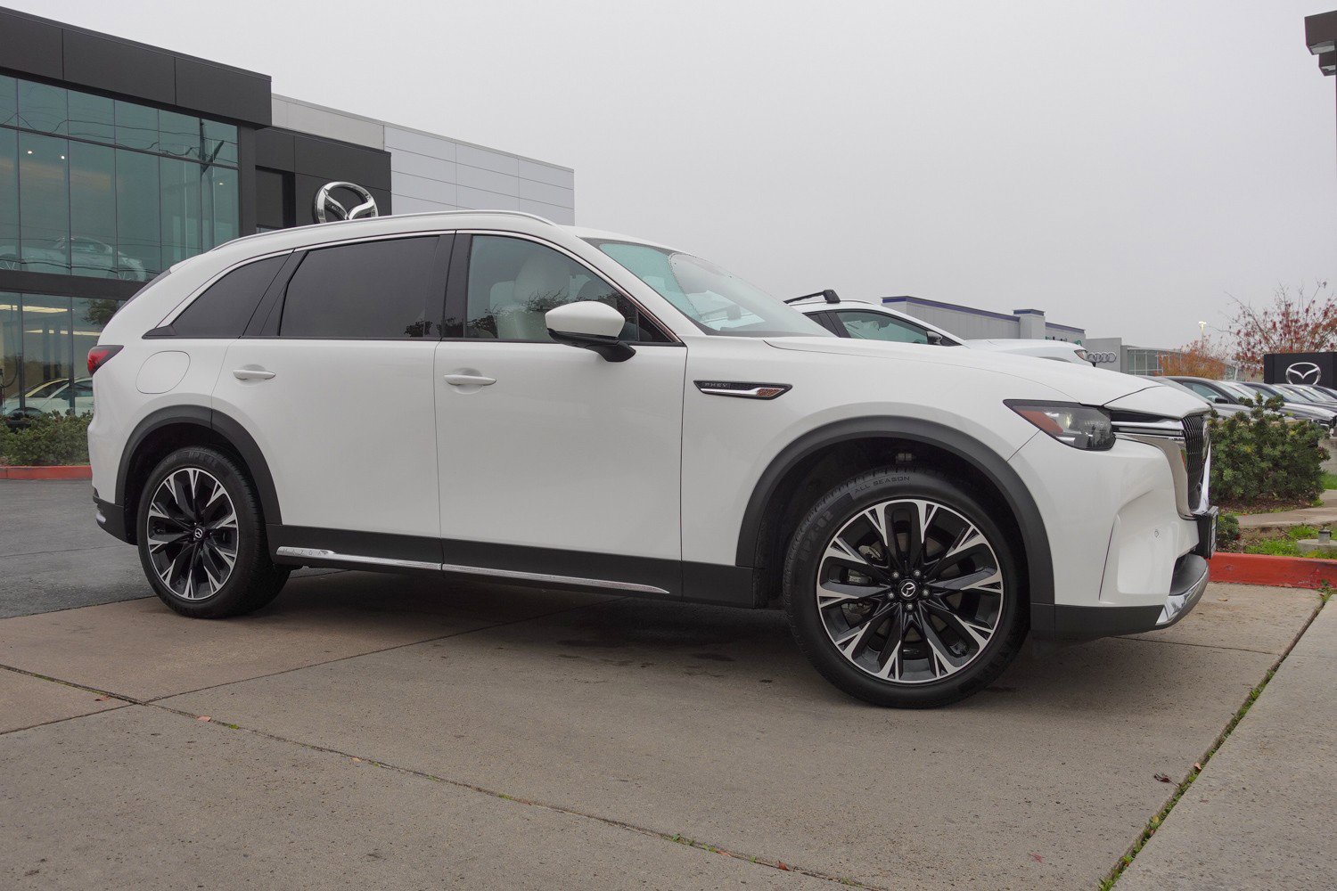 Used 2024 MAZDA CX-90 Plug-In Hybrid w/ Premium Plus image 4