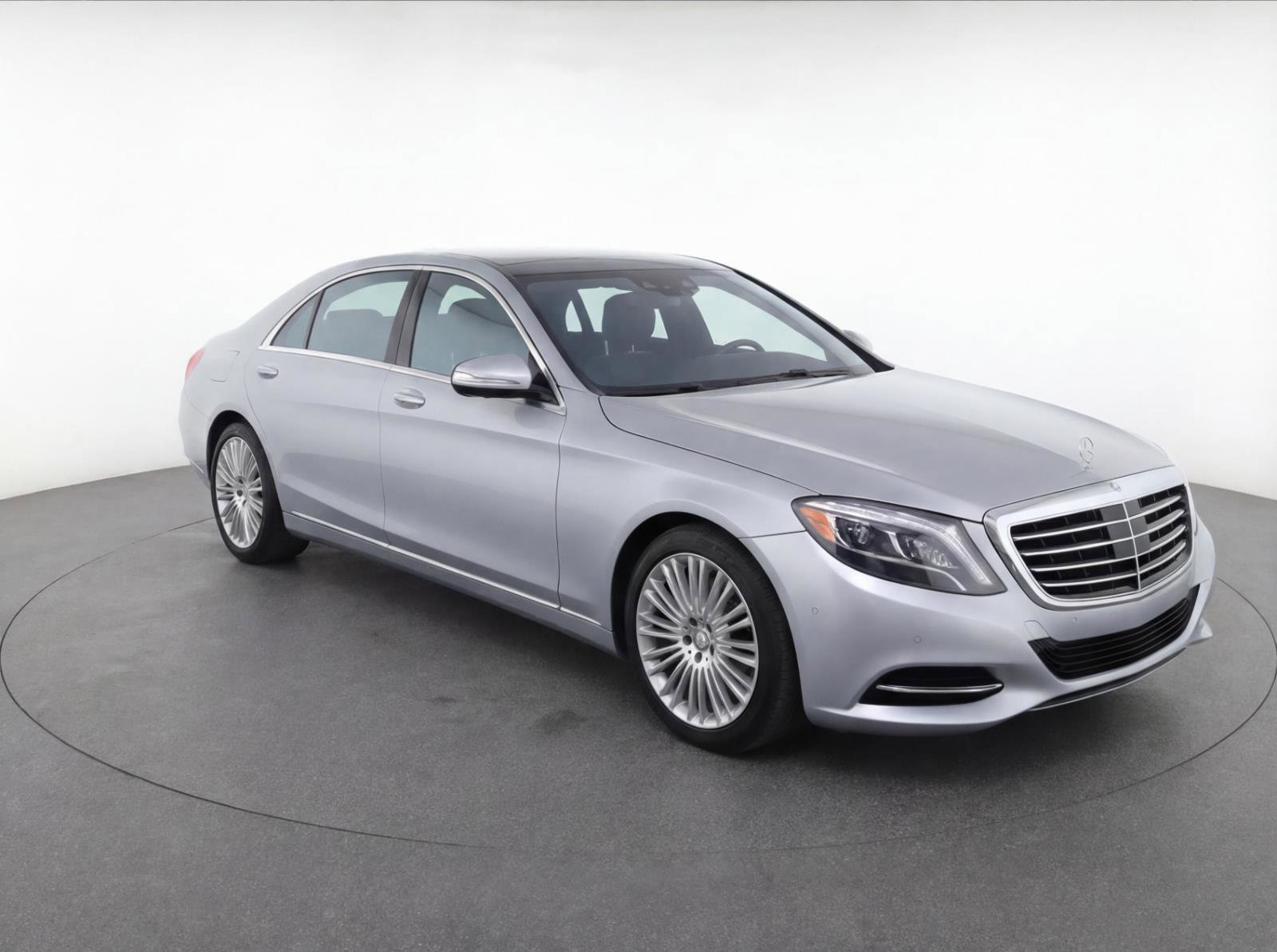 Used 2015 Mercedes-Benz S 550 Sedan image 2