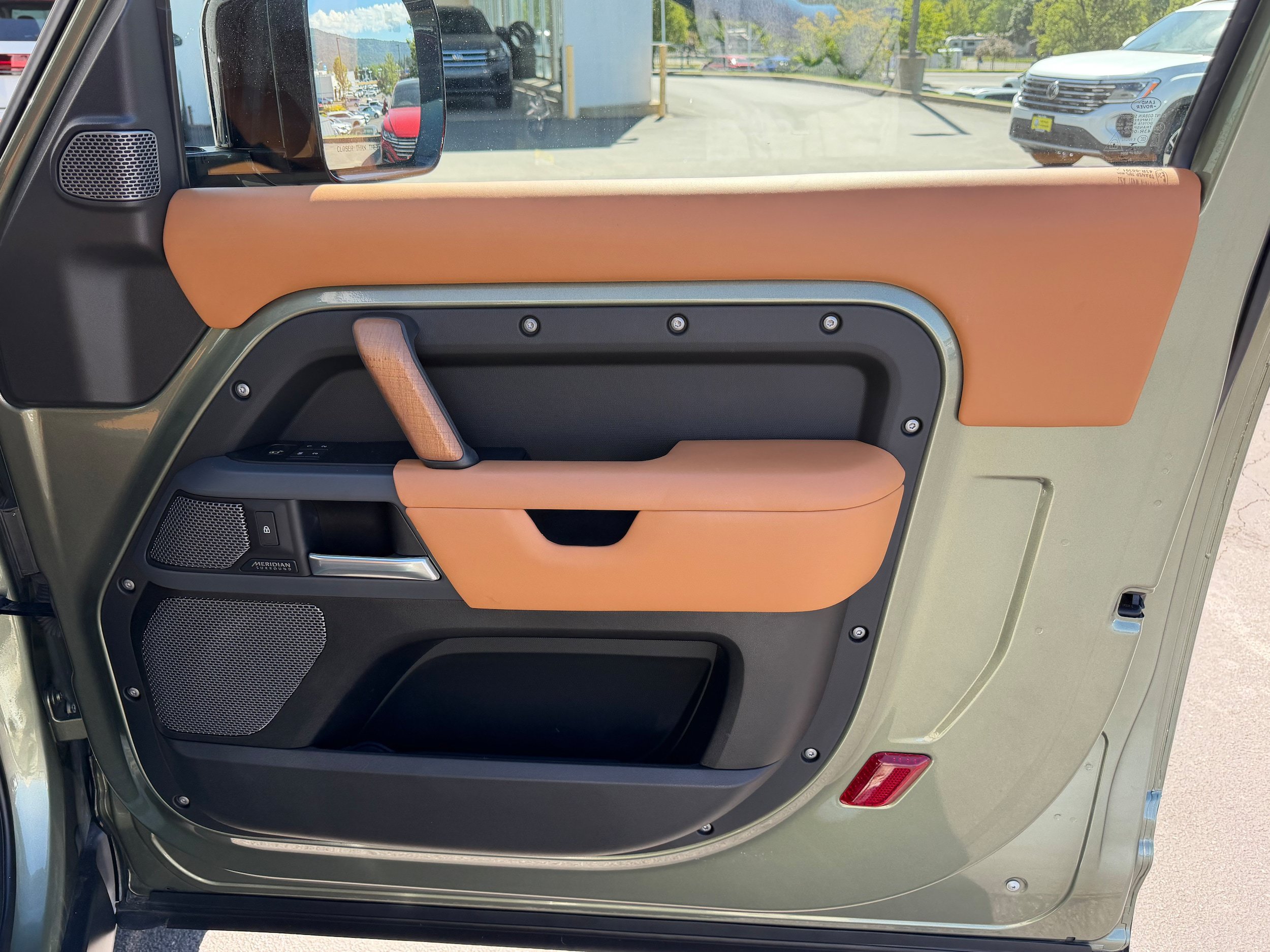 Used 2022 Land Rover Defender 90 X AWD/4WD image 25