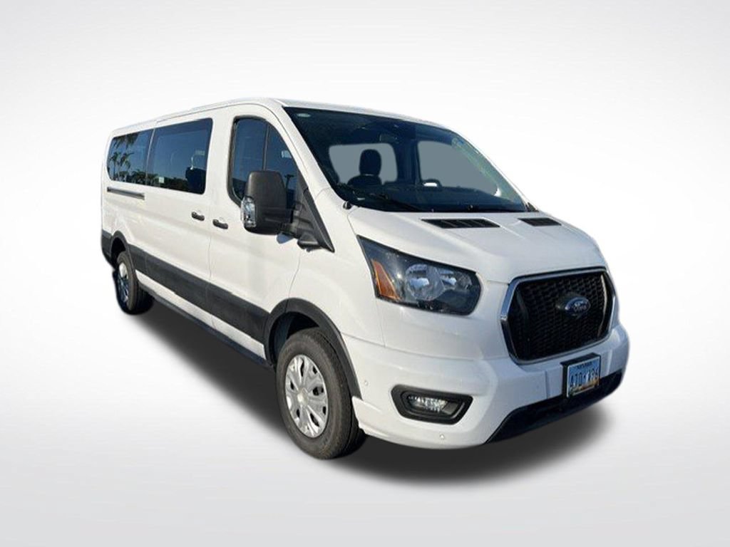Used 2023 Ford Transit 350 XLT RWD image 4