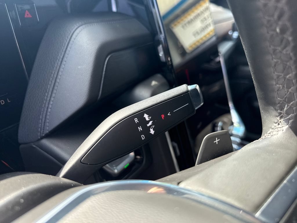 Used 2025 GMC Yukon Denali AWD/4WD image 36