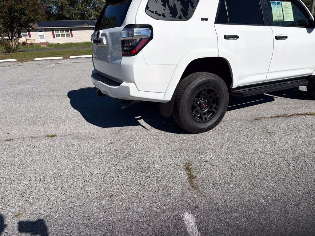 Used 2024 Toyota 4Runner SR5 Premium w/ Moonroof Package AWD/4WD image 11