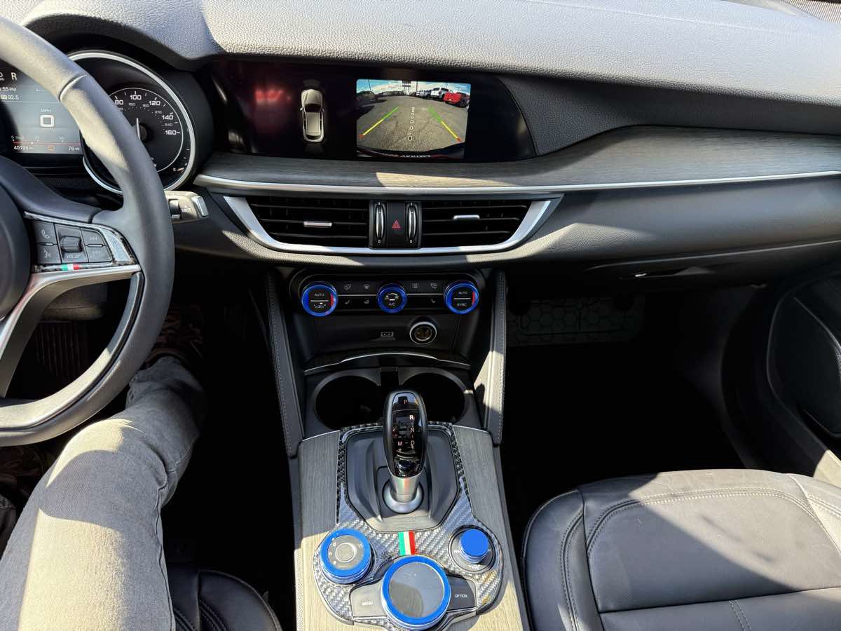 Used 2019 Alfa Romeo Stelvio Ti w/ Nero Edizione AWD/4WD image 9