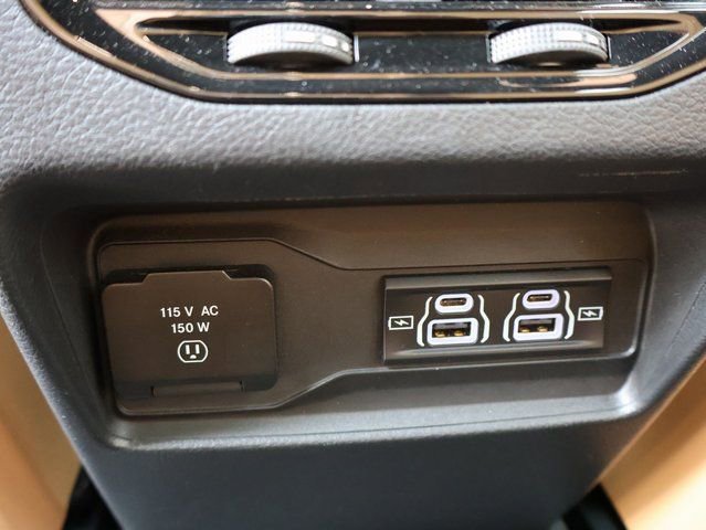 Used 2023 Jeep Grand Cherokee Summit image 21