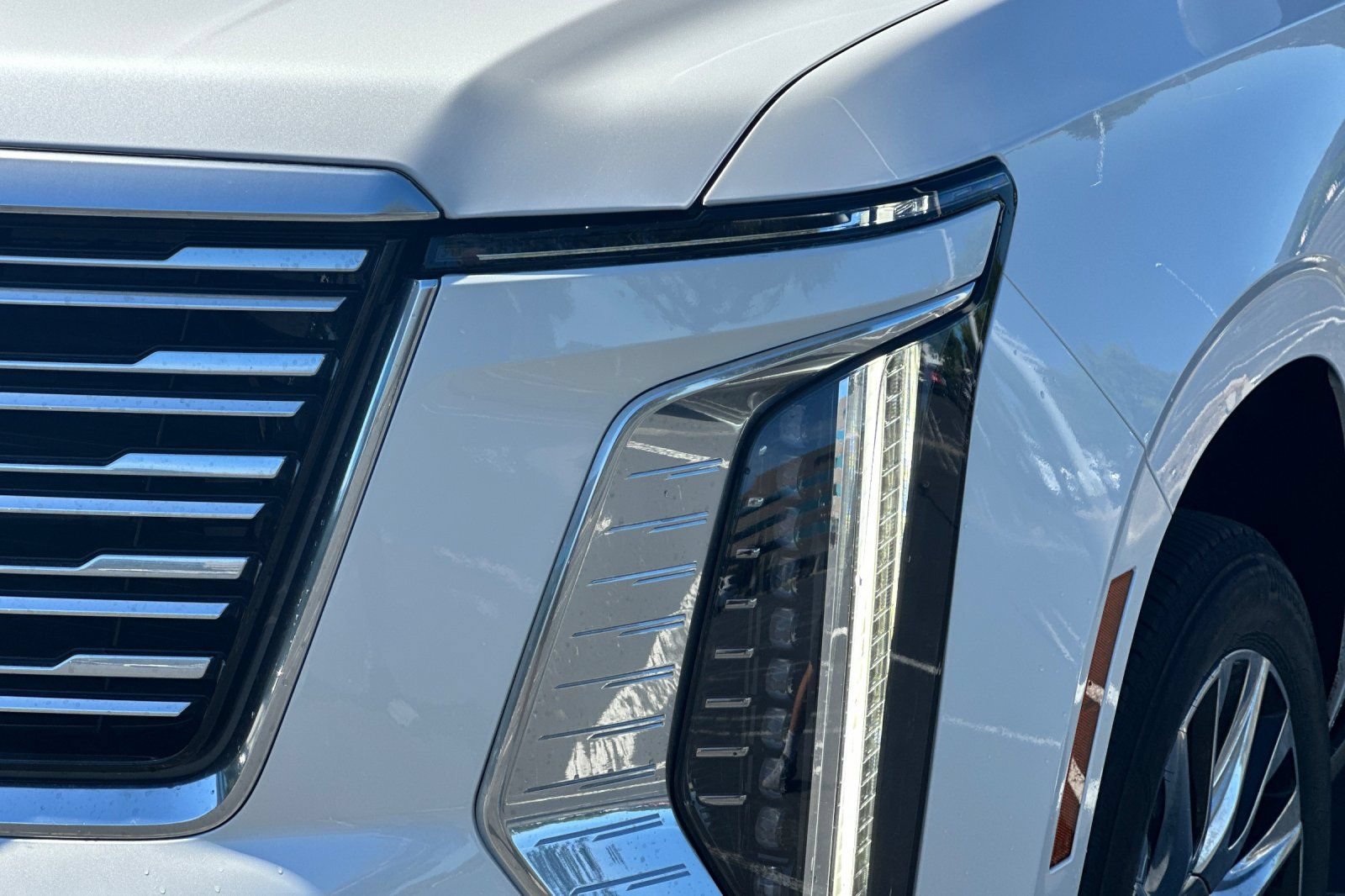 Certified 2025 Cadillac Escalade ESV Premium Luxury Platinum AWD/4WD image 52