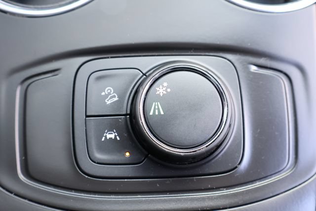 Used 2023 GMC Terrain SLE FWD image 29