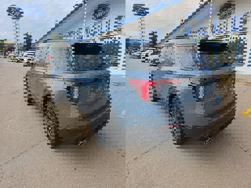 Used 2025 Ford Explorer ST image 5