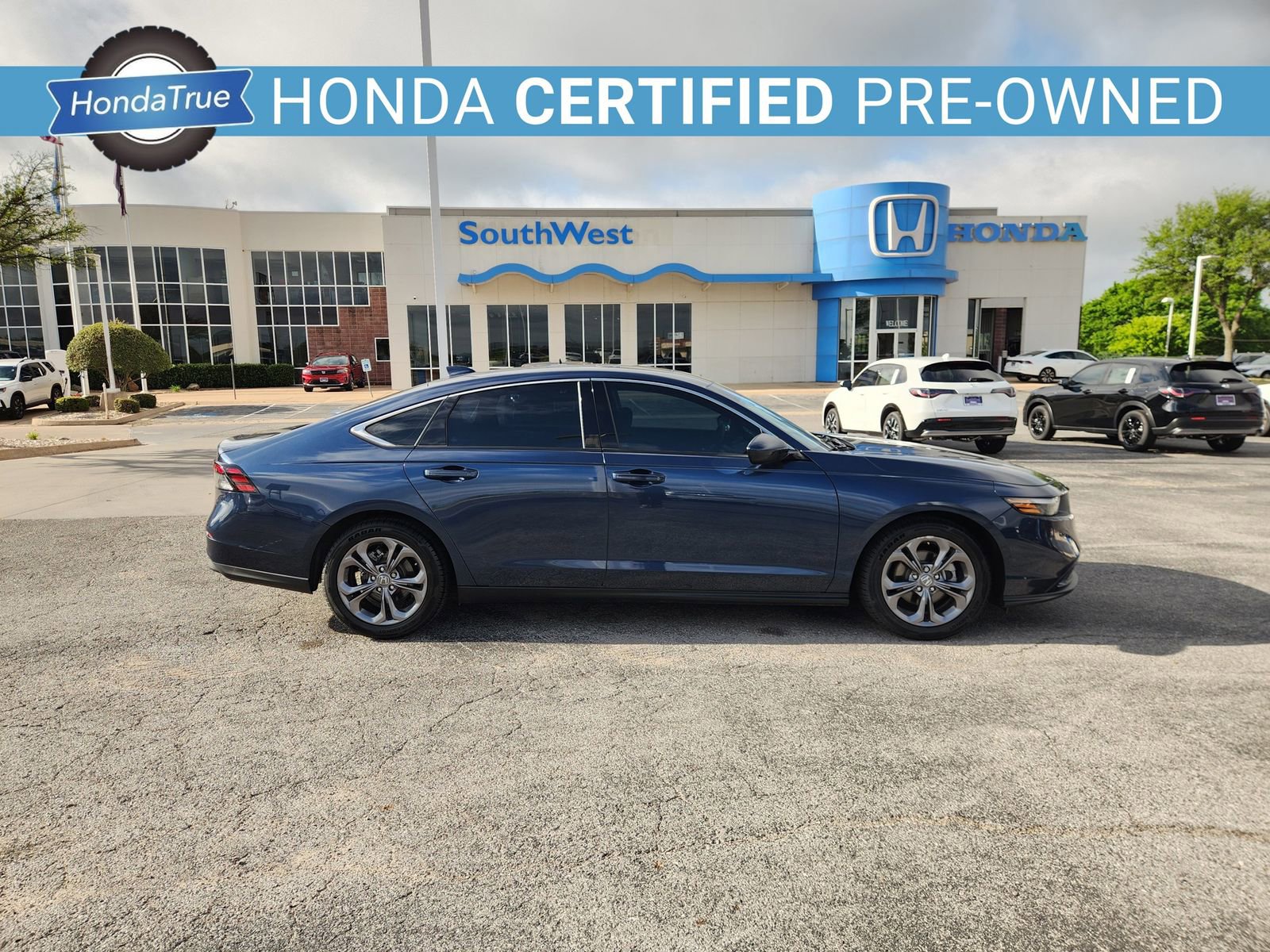 Used 2024 Honda Accord EX image 7