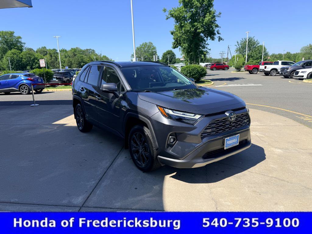 Used 2023 Toyota RAV4 Limited AWD/4WD image 7