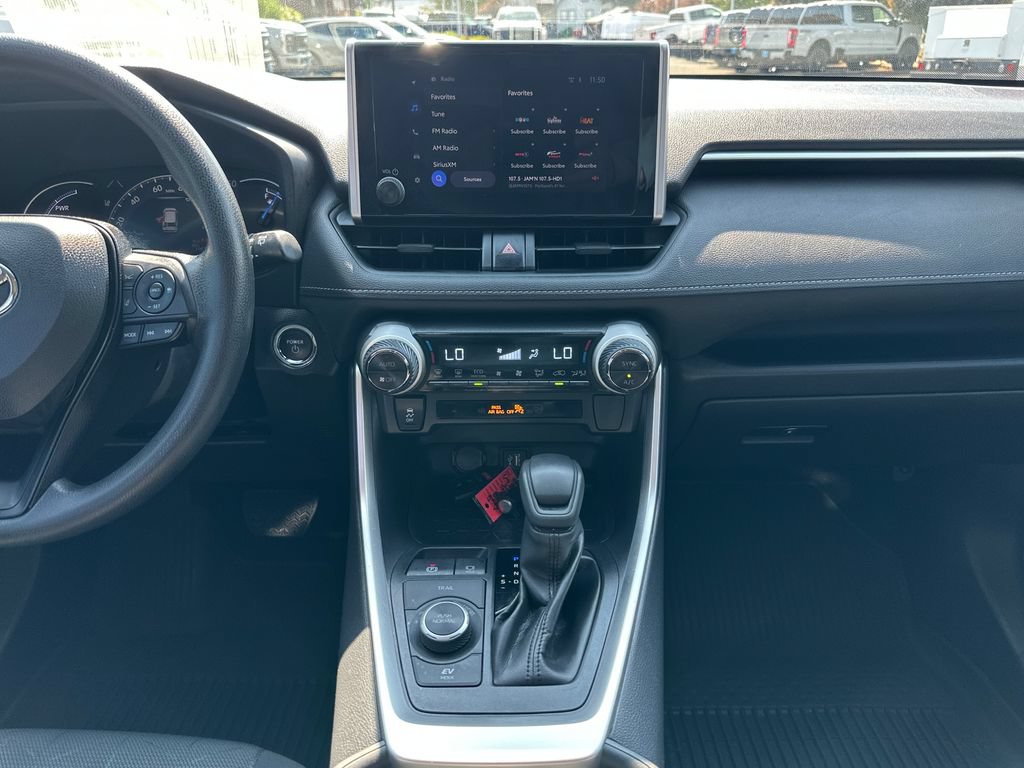 Used 2023 Toyota RAV4 XLE AWD/4WD image 16