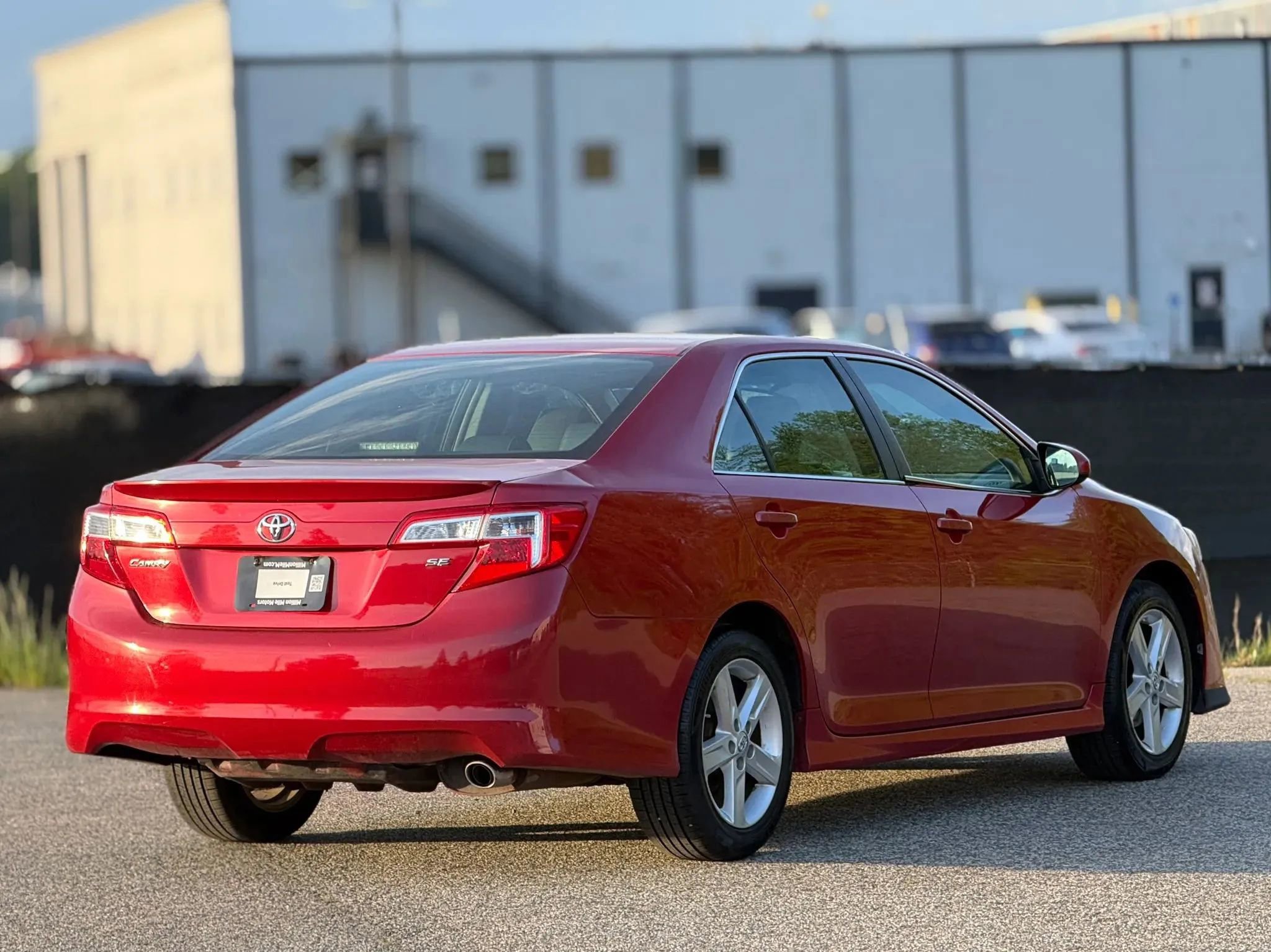 Used 2014 Toyota Camry SE FWD image 9