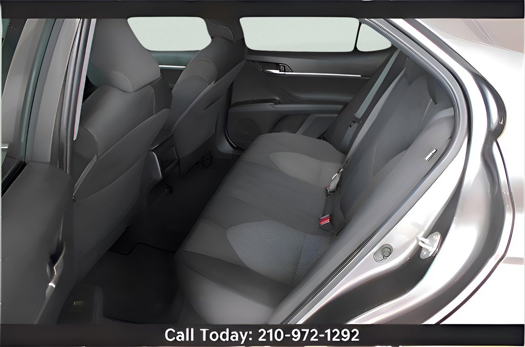 Used 2021 Toyota Camry LE image 28