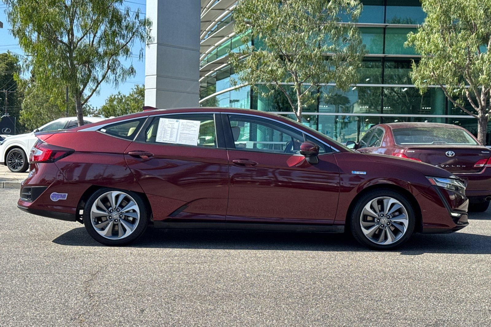 Certified 2019 Honda Clarity Plug-In Hybrid image 3