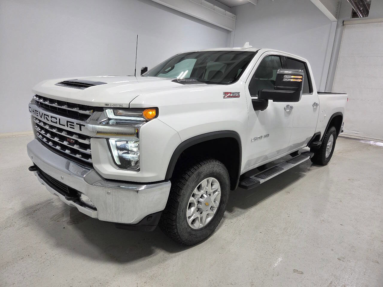 Used 2023 Chevrolet Silverado 2500 LTZ w/ LTZ Plus Package AWD/4WD image 3