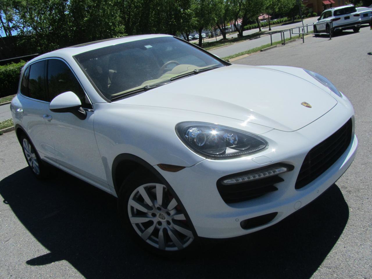 Used 2012 Porsche Cayenne Turbo AWD/4WD image 3