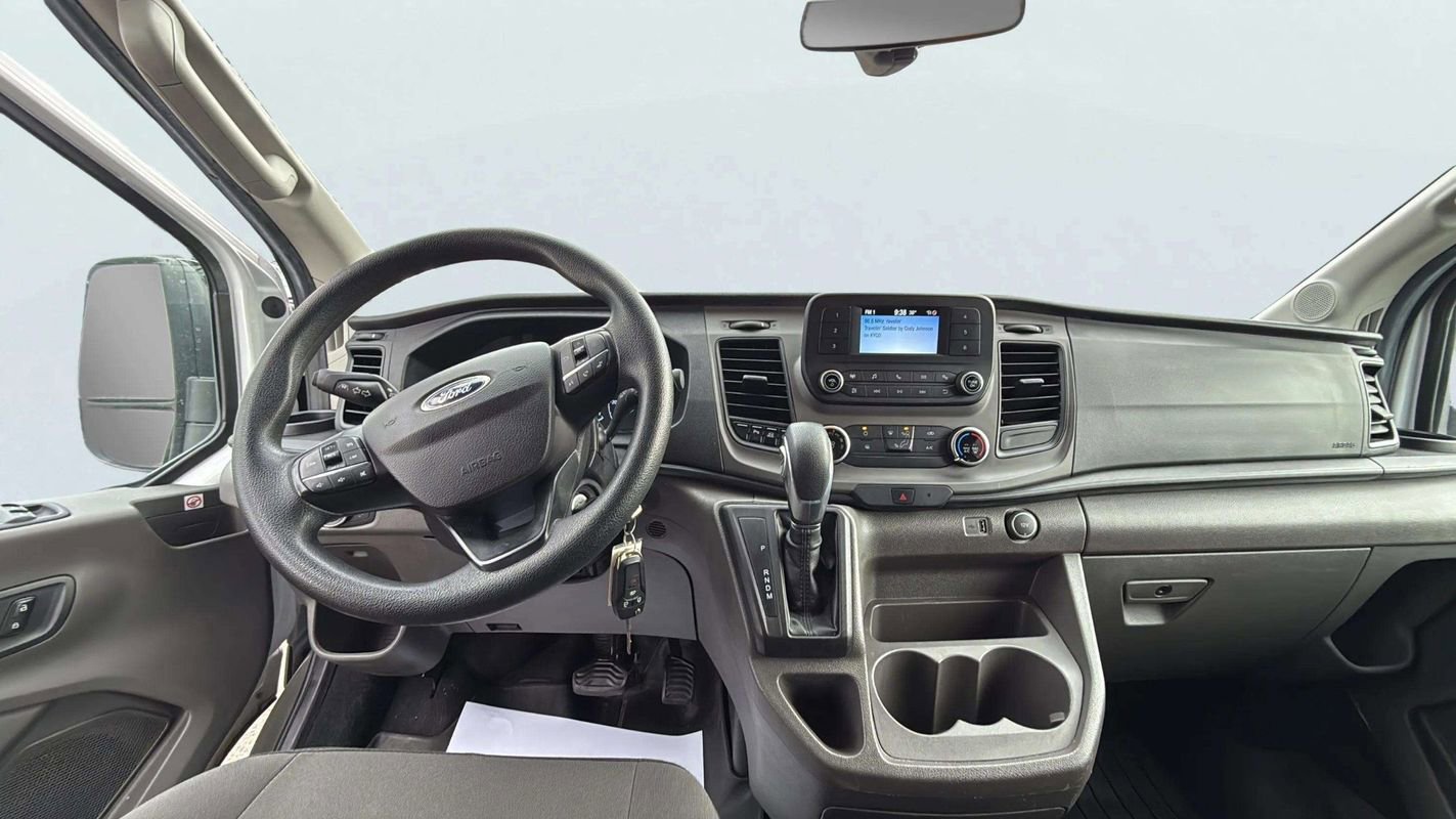 Used 2020 Ford Transit 350 XLT image 10