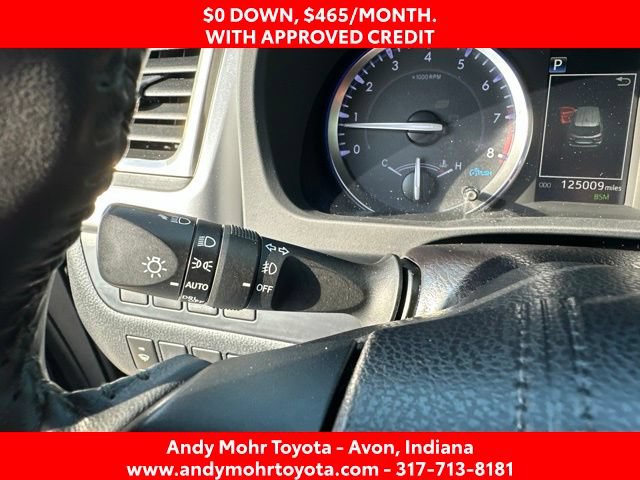 Used 2019 Toyota Highlander SE AWD/4WD image 17