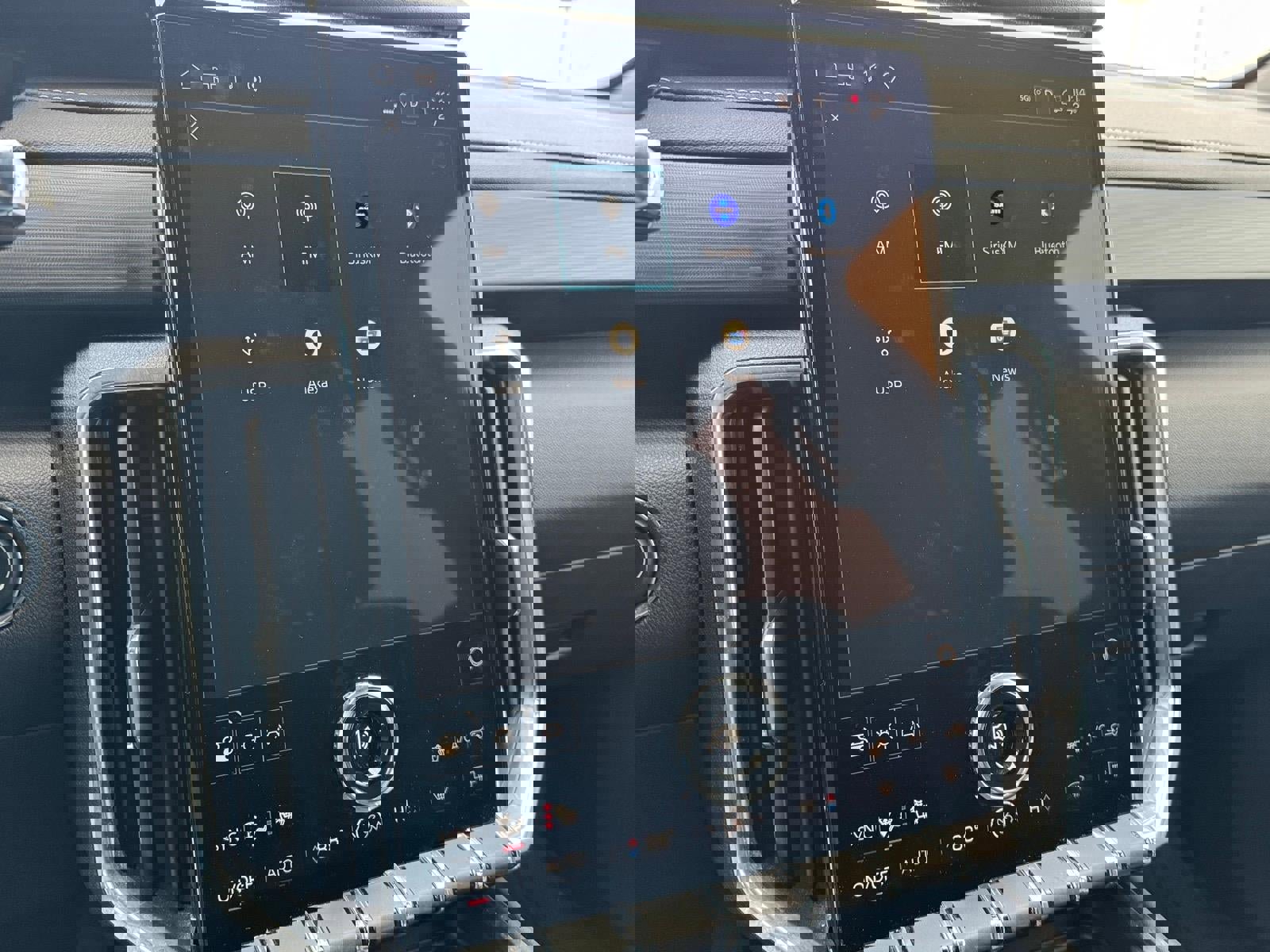 Used 2025 GMC Acadia Elevation image 13