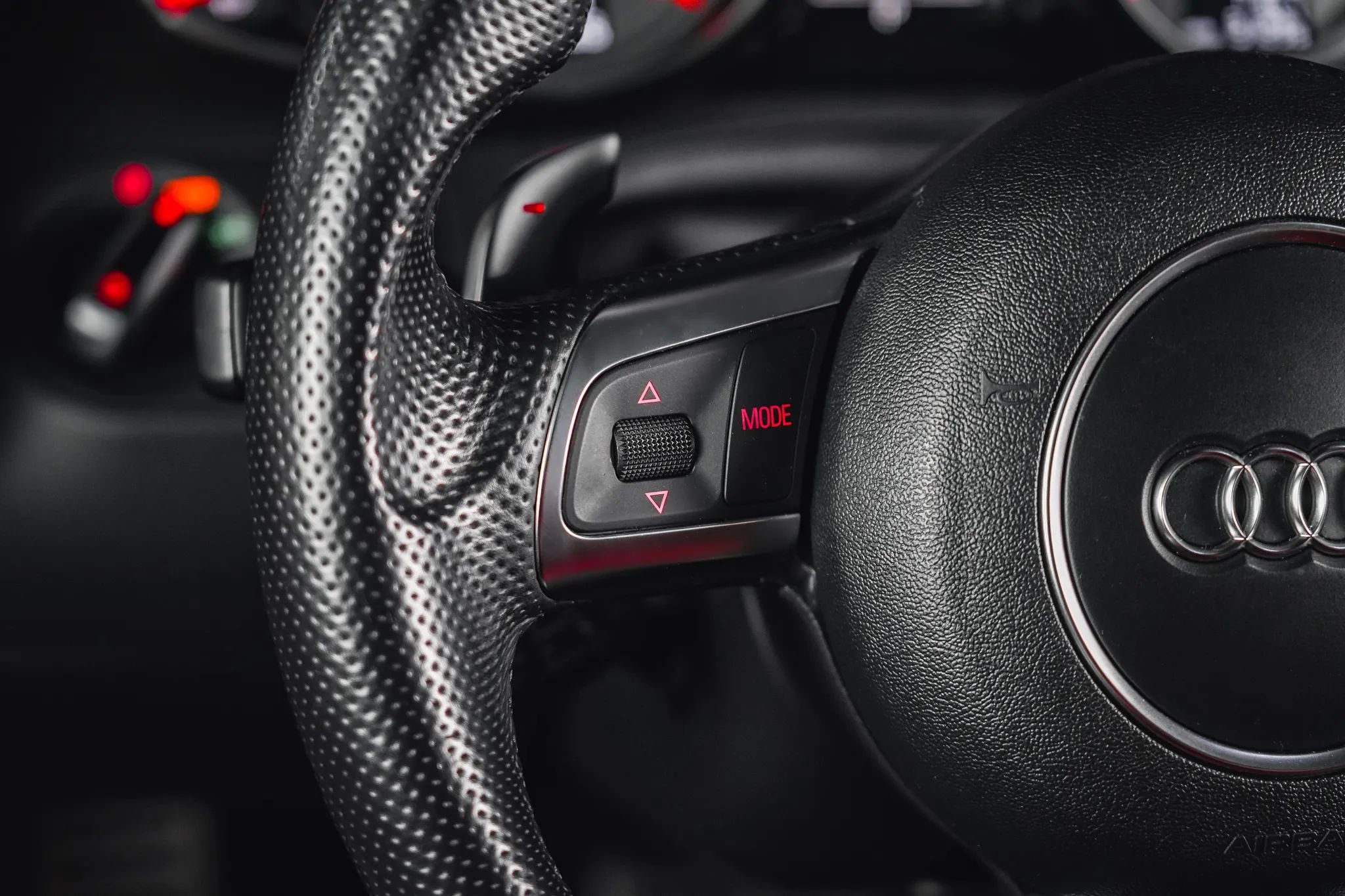 Used 2015 Audi R8 V8 image 39