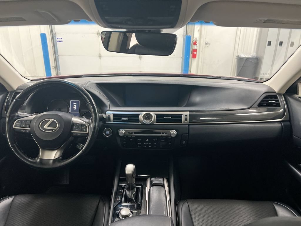 Used 2017 Lexus GS 200t w/ Preferred Accessory Package RWD image 10