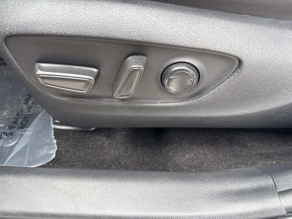 Used 2025 Toyota RAV4 XLE Premium FWD image 25